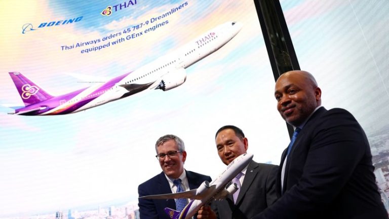 Airbus và Boeing nhận được nhiều đơn hàng lớn