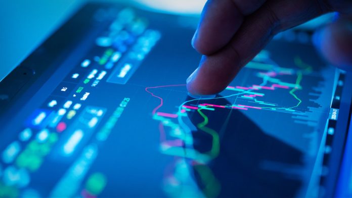 Chuyên gia phân tích hàng đầu Phố Wall điểm danh 3 cổ phiếu tăng trưởng dài hạn