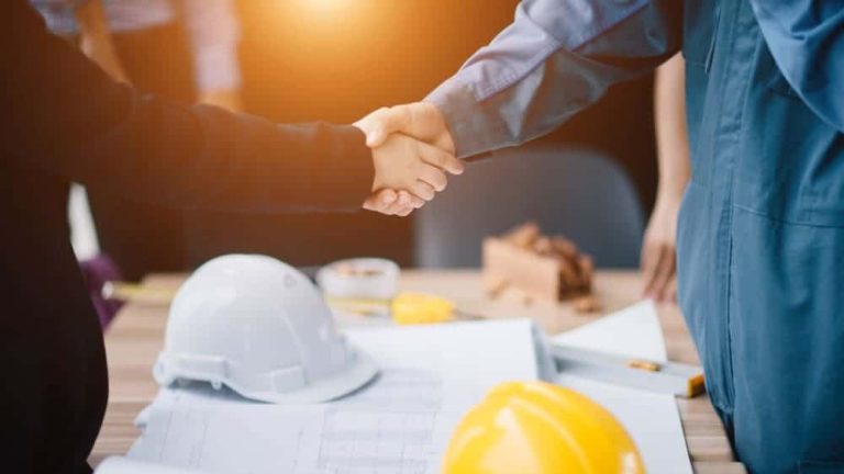 Ba cổ phiếu ngành công nghiệp nặng sẽ được hưởng lợi từ gói tài trợ khử cacbon 6,3 tỷ USD của Chính phủ Mỹ