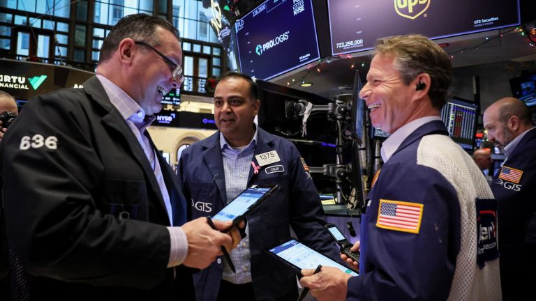 Goldman khuyến nghị mua những cổ phiếu đang bị Phố Wall đánh giá thấp