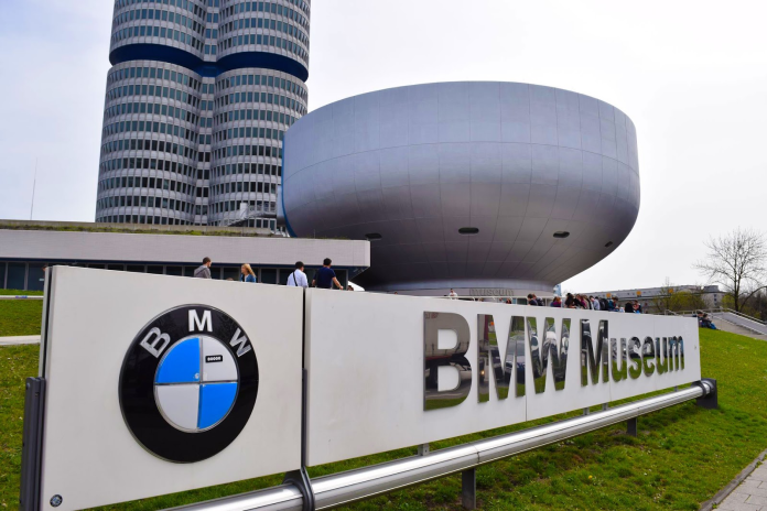 BMW vươn lên vị trí đầu đầy bất ngờ trong thị trường xe điện