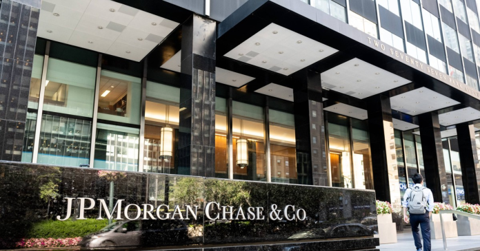 JPMorgan (JPM) nâng dự báo doanh thu mảng dịch vụ ngân hàng đầu tư trong quý II