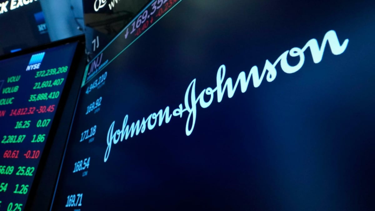Johnson & Johnson (J&J) vượt qua dự đoán của Phố Wall với doanh thu tăng trưởng
